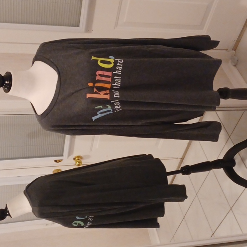 4/$80 New Gray Graphic Long Sleeve Tee - Size 4XL